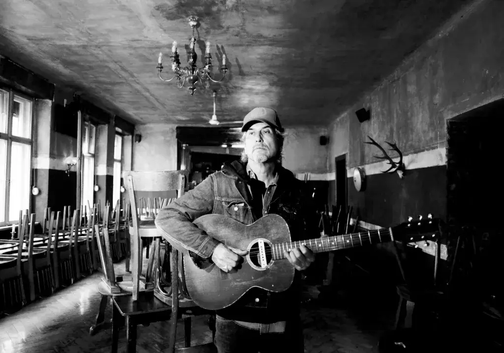Howe Gelb